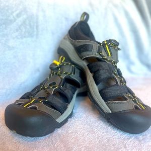 Mens Keen sandals size 9